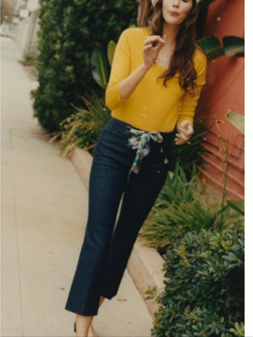 ANTHROPOLOGIE THE ESSENTIAL CROP JEANS Size 12
